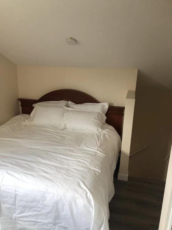 Апартаменты Unit #302 Mountain View 2 Beds In Dt Канмор Экстерьер фото