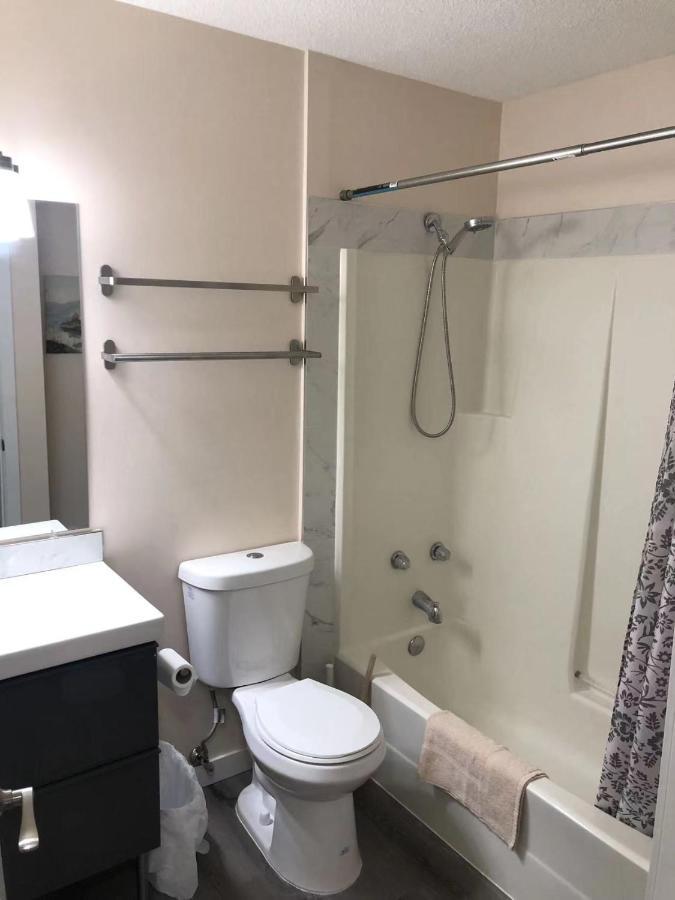 Апартаменты Unit #302 Mountain View 2 Beds In Dt Канмор Экстерьер фото